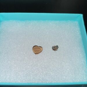 Tiffany & Co Heart Tag Stud Earrin Rose Gold .Original.